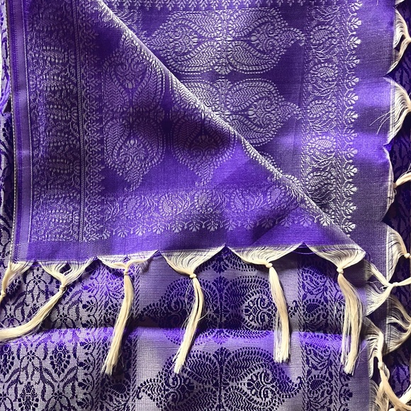 Banarsi Designs Iridescent Scarf/Wrap - Picture 1 of 4
